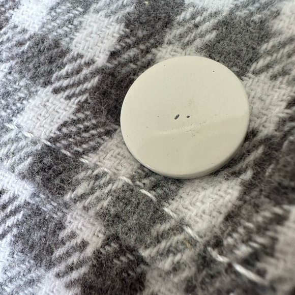 Sadie & Sage Flannel Check Crop Jacket Boxy Gray & Cream Snap Front Size Small - Picture 12 of 13